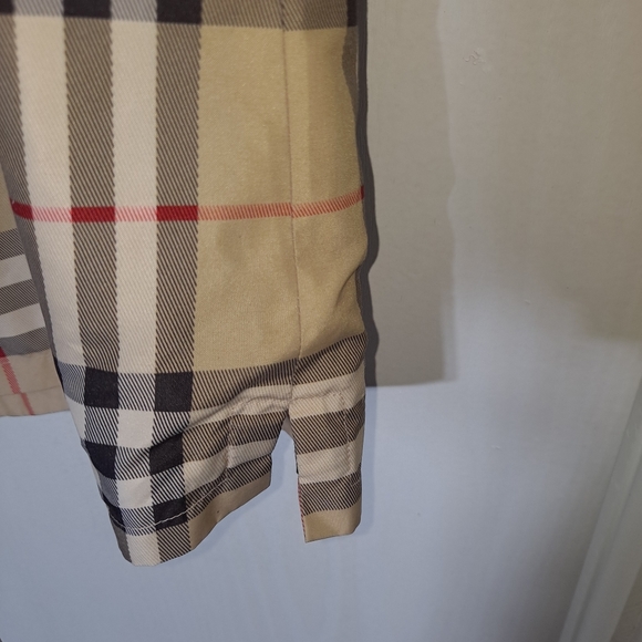 SOLD. Burberry windbreaker Vest - Picture 10 of 13